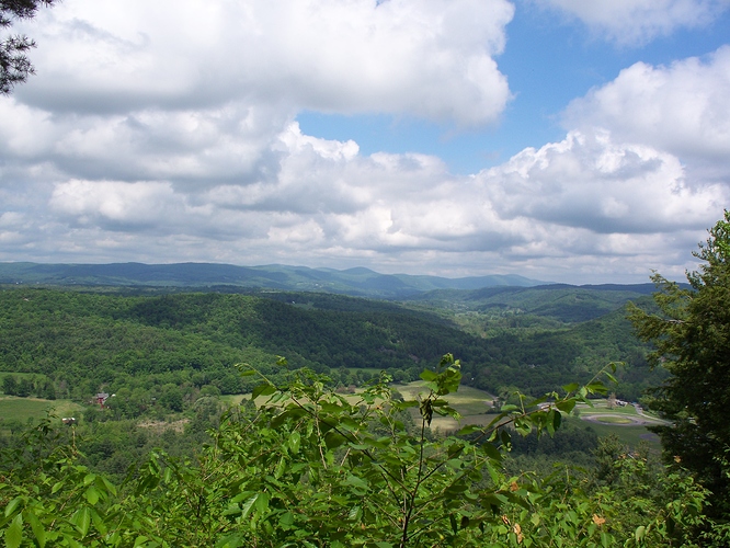 Berkshires_to_the_North-Appalachian_Trail-_panoramio