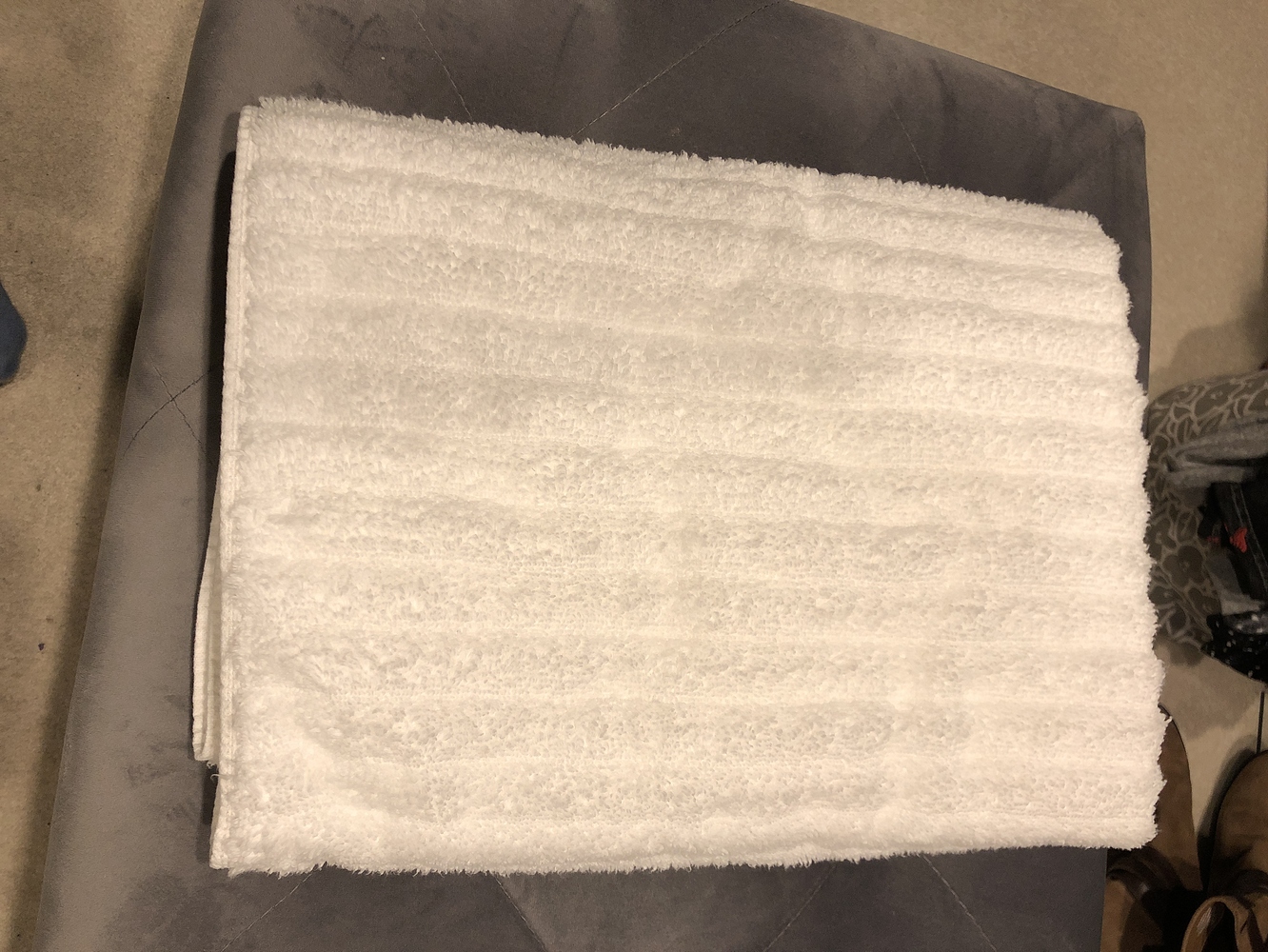 What kind and color towels? AirBnB hosts forum