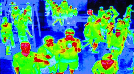 Infrared-photo-of-many-people